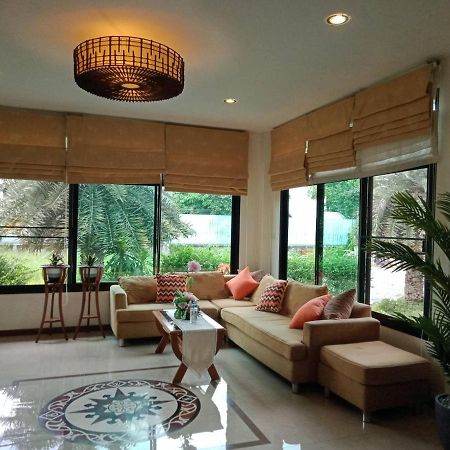 Qg Resort Bangkok Exterior foto